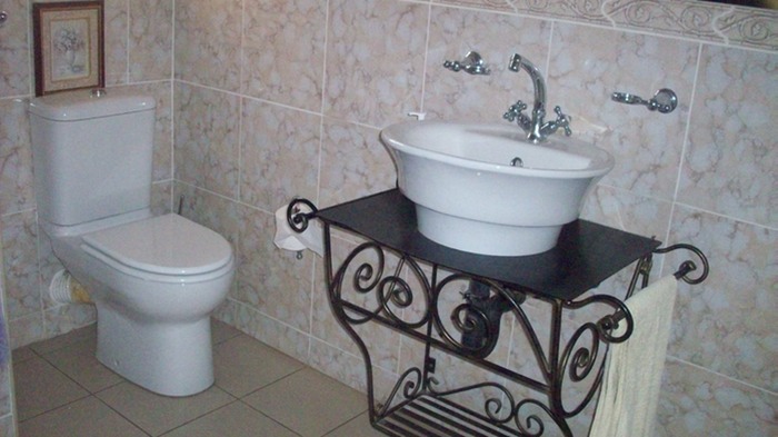 Water_Closet_1.JPG